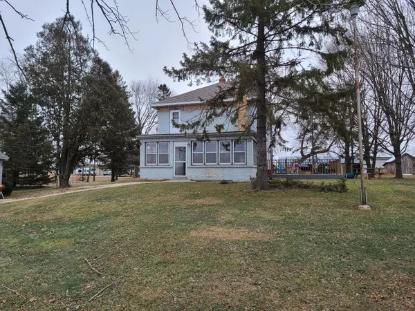 8478 Forest View Rd, Farmington, WI 53040