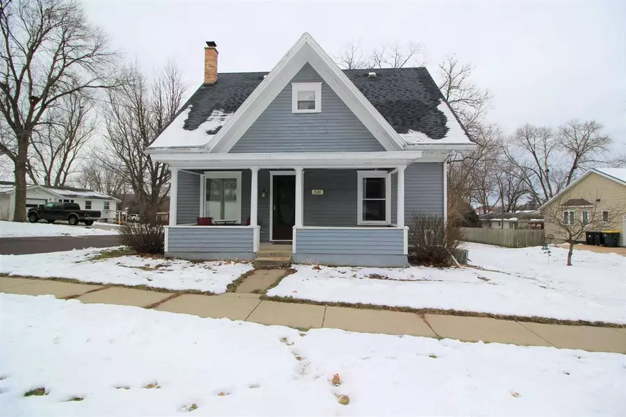 530 Eldred St, Mazomanie, WI 53560