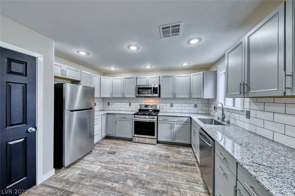 933 Medina De Leon Avenue, Henderson, NV 89015