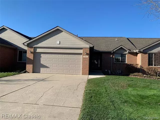 1996 PEBBLE CREEK DR, Canton, MI 48188