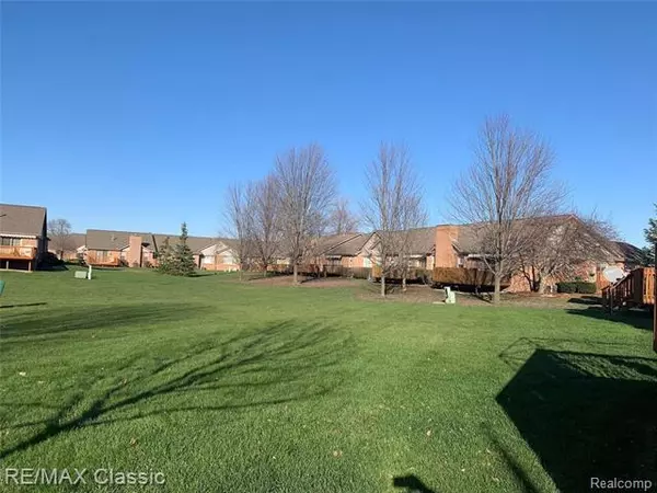 Canton, MI 48188,1996 PEBBLE CREEK DR