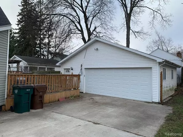 Lansing, MI 48912 4325,807 MERRILL Street