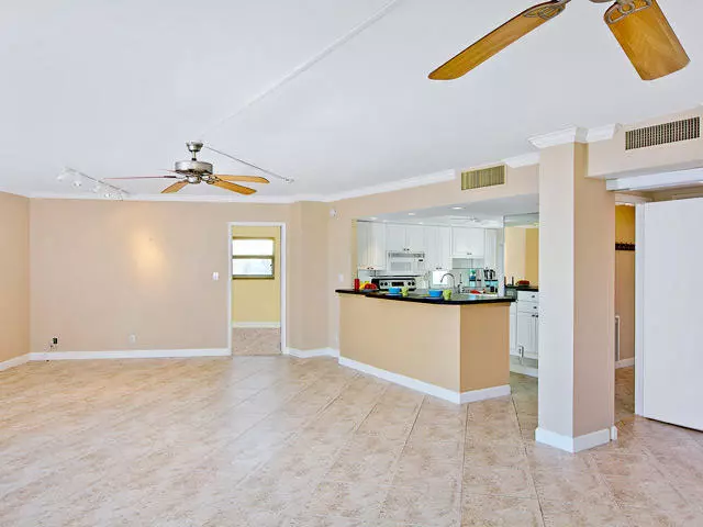 333 NE 21st AVE 404, Deerfield Beach, FL 33441