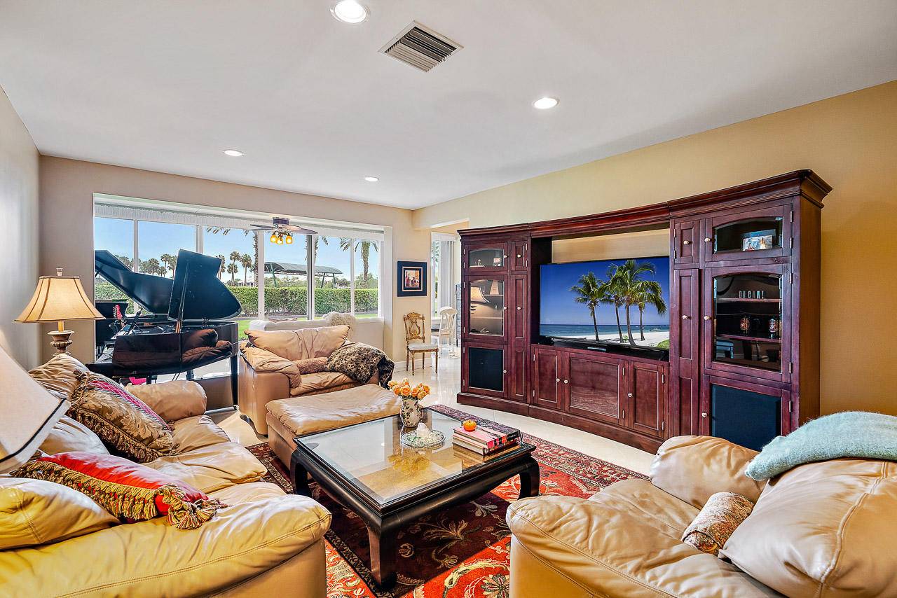 Jupiter, FL 33477,320 Spyglass WAY