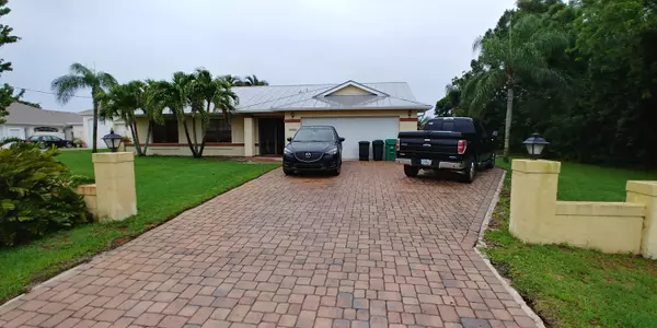 2985 SE Darien RD, Port Saint Lucie, FL 34952