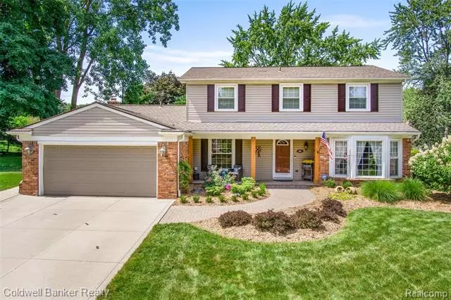 1663 YALE CRT, Rochester Hills, MI 48309