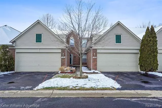 166 Legacy Park CIR, Dearborn Heights, MI 48127