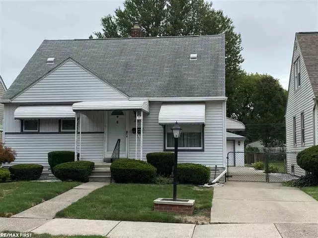 25716 WINTON ST, St. Clair Shores, MI 48081