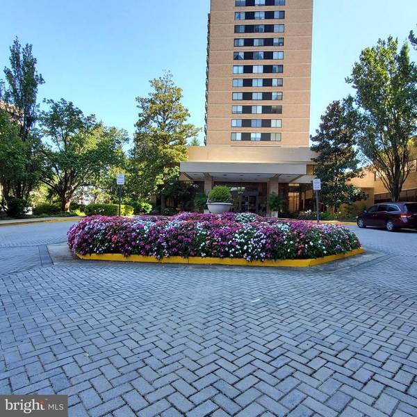 3709 S GEORGE MASON DR #313-E, Falls Church, VA 22041