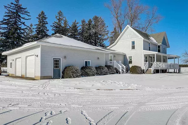 Poynette, WI 53955,W6401 Hall Rd