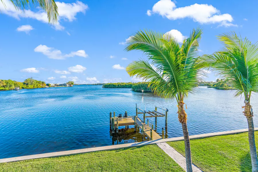 9400 SE Point TER, Tequesta, FL 33469