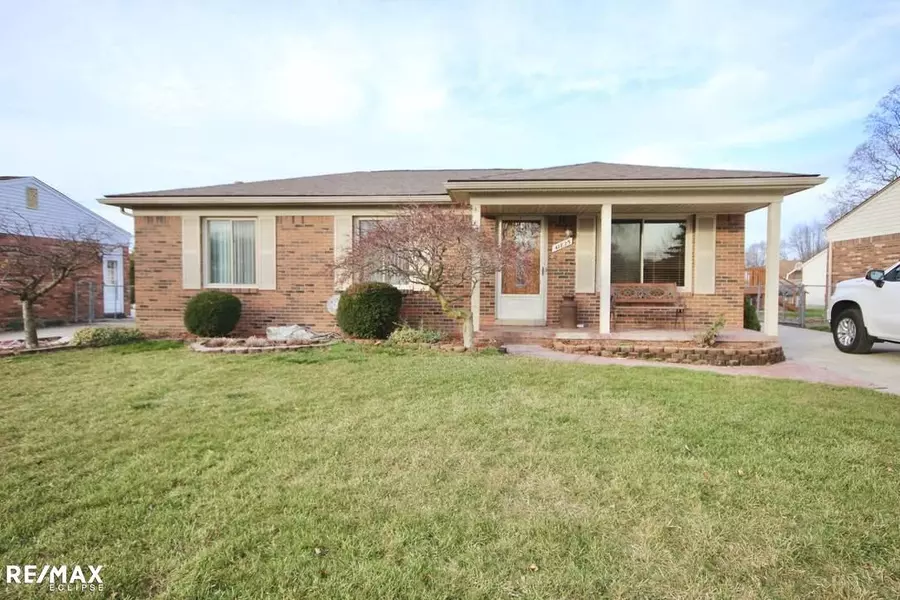 41825 Ehrke Dr, Clinton Township, MI 48038