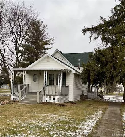 8073 ORCHARD ST, New Lothrop, MI 48460