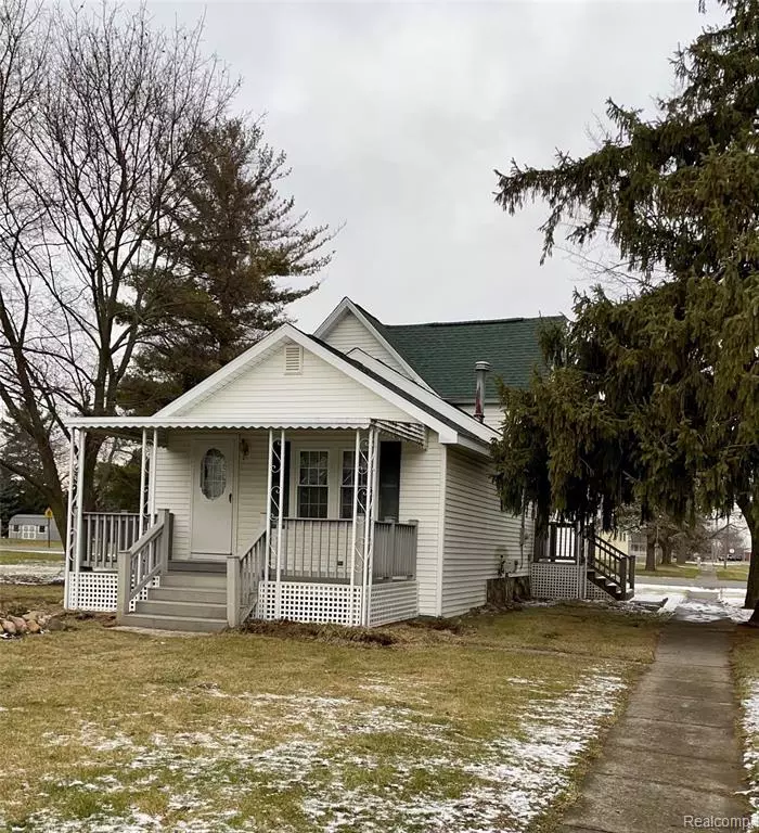 New Lothrop, MI 48460 7717,8073 ORCHARD Street