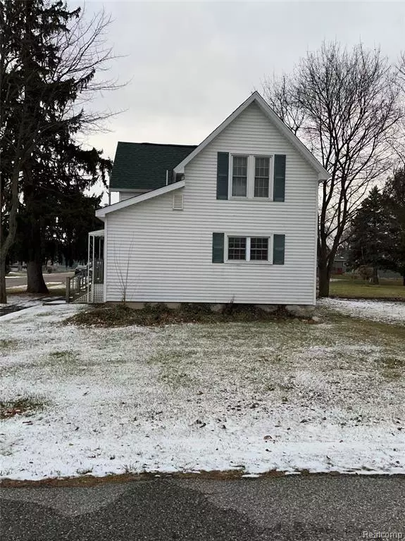 New Lothrop, MI 48460 7717,8073 ORCHARD Street