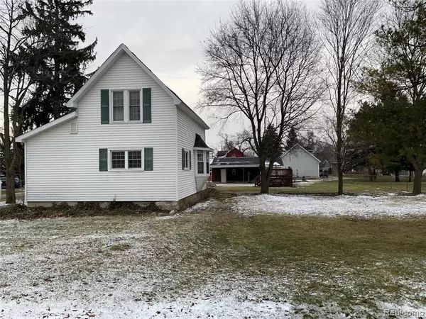 New Lothrop, MI 48460 7717,8073 ORCHARD Street