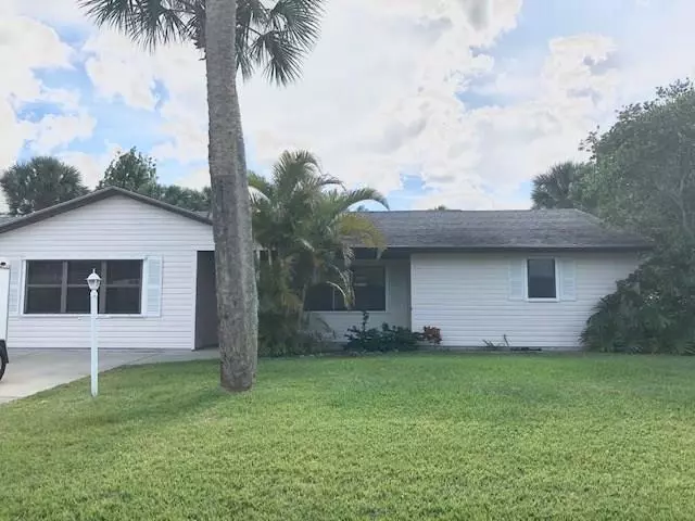 351 Quarry LN, Sebastian, FL 32958