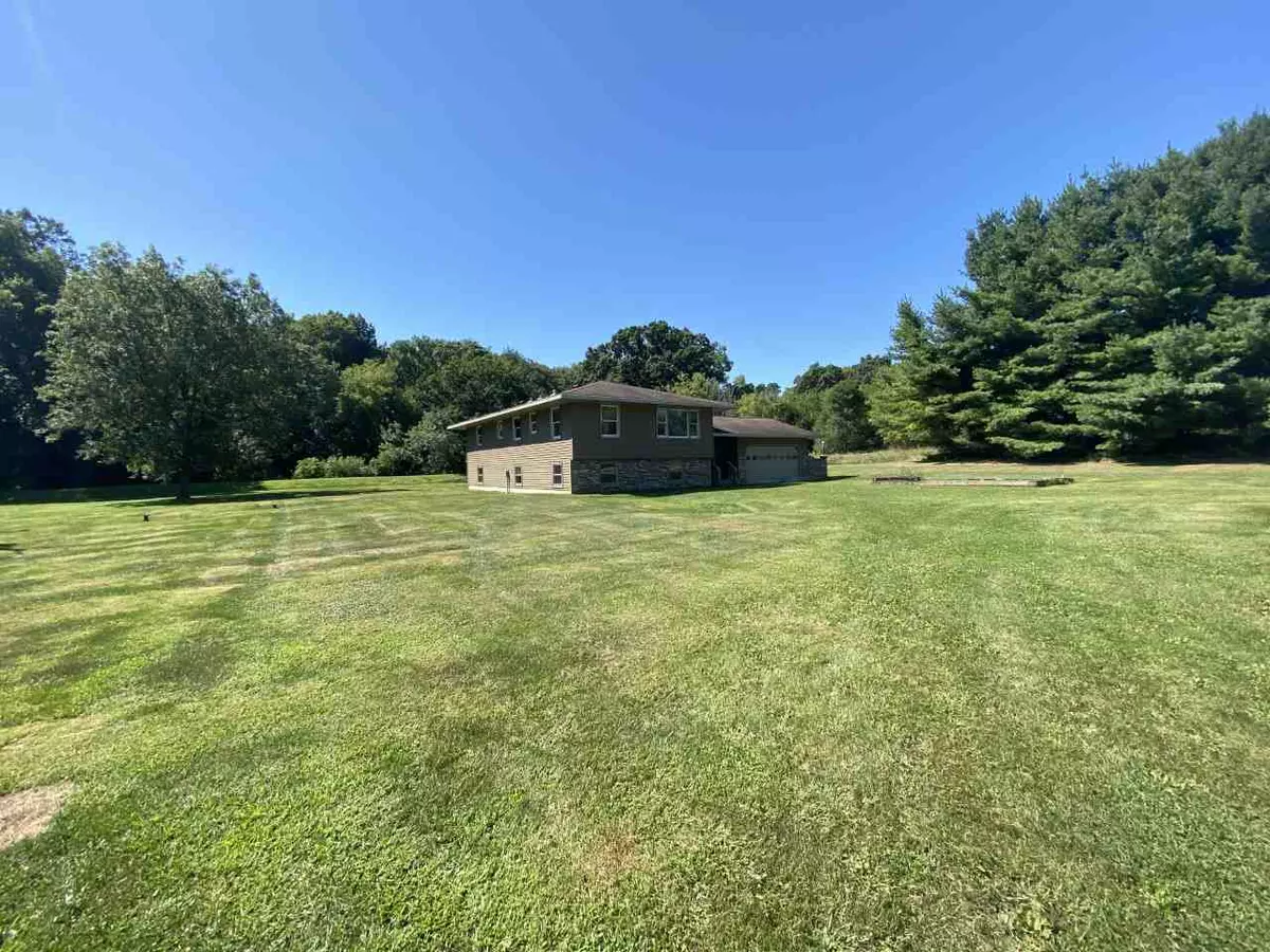 Deerfield, WI 53531-9743,1383 Drotning Rd