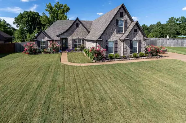 Oakland, TN 38060,100 ACADIS CIR