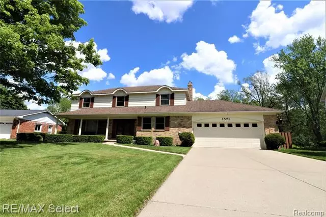 1571 APPLE CREEK TRL, Grand Blanc, MI 48439