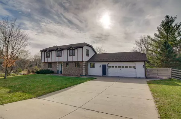 7811 Sagebrush Tr, Middleton, WI 53562