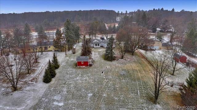 Groveland Twp, MI 48462,215 GRANGE HALL RD