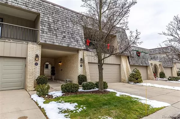 Rochester Hills, MI 48307,1190 OAKWOOD CRT