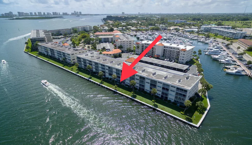 20 Yacht Club DR 107, North Palm Beach, FL 33408