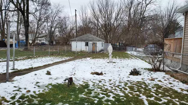 South Bend, IN 46613,1735 Prairie Avenue