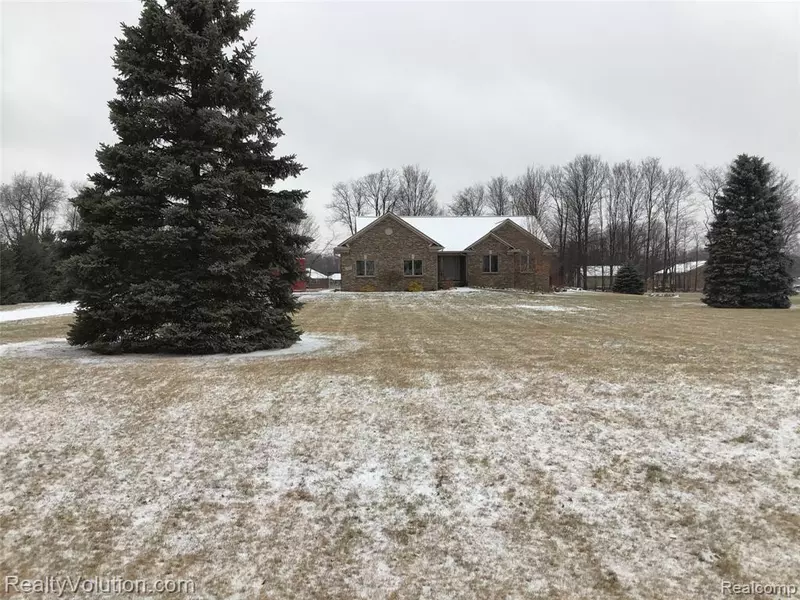 6105 INTRINSIC LN, Imlay City, MI 48444-9200