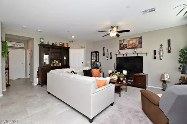 North Las Vegas, NV 89031,2715 Amazing Meadows Avenue #1183