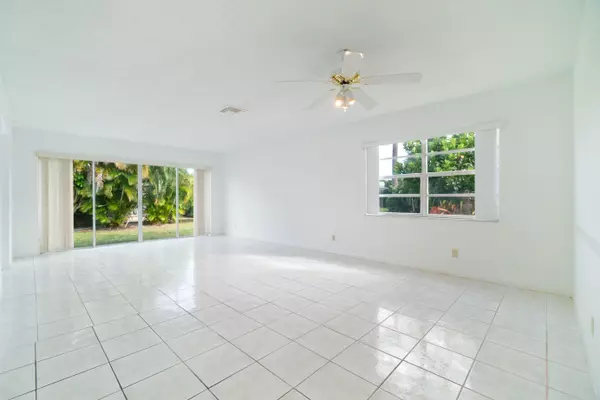 Greenacres, FL 33463,6328 Silver Moon LN