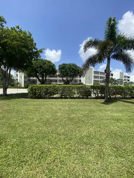 123 Southampton B, West Palm Beach, FL 33417