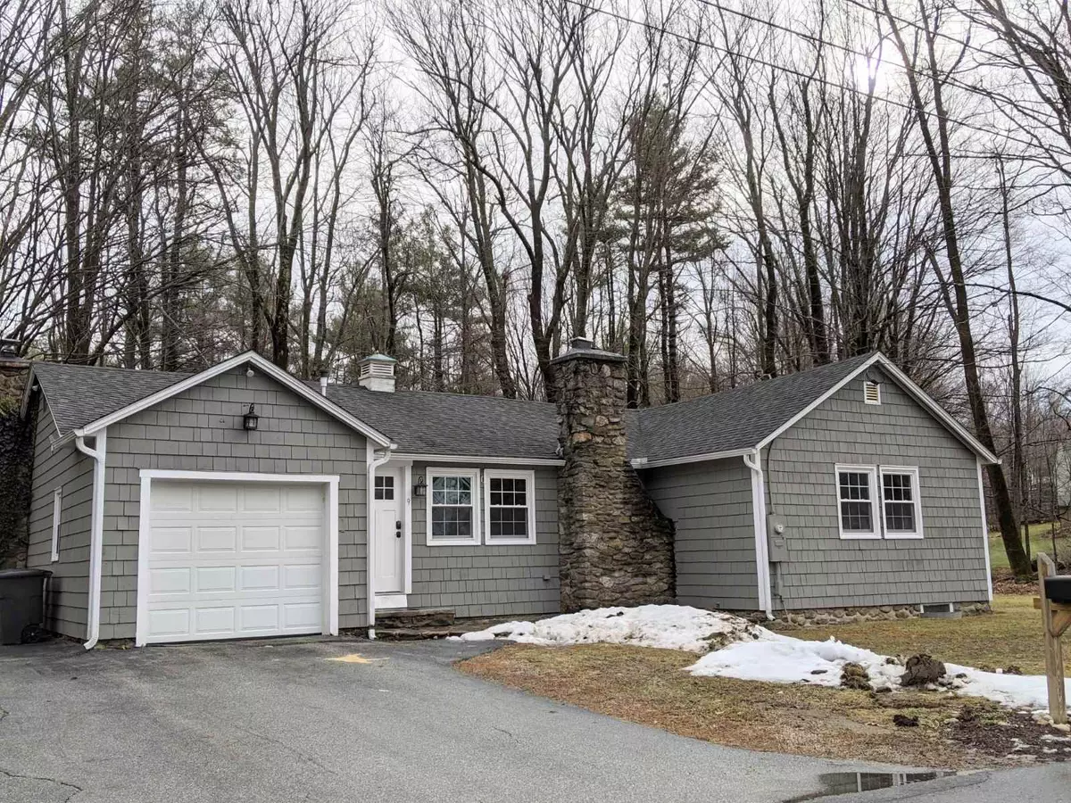 New Ipswich, NH 03071,9 Manley RD