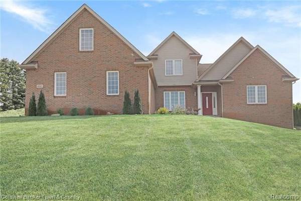 1065 S Hills, Hartland Twp, MI 48843