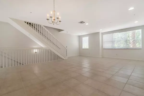 West Palm Beach, FL 33401,845 Millbrae CT 1