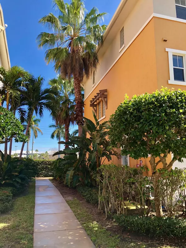 West Palm Beach, FL 33401,770 Millbrae CT 8