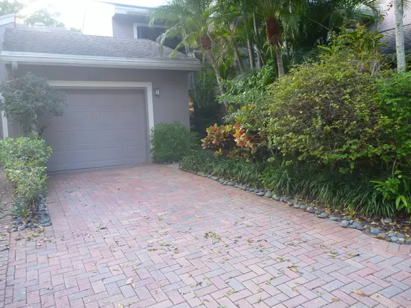 6676 Thornhill CT, Boca Raton, FL 33433