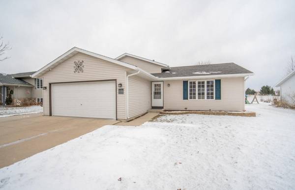 1560 Foxtail Dr, Hartford, WI 53027