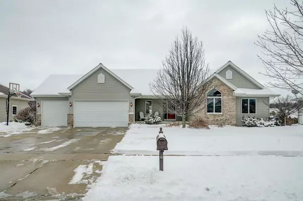 324 Meadow Crest Tr, Cottage Grove, WI 53527