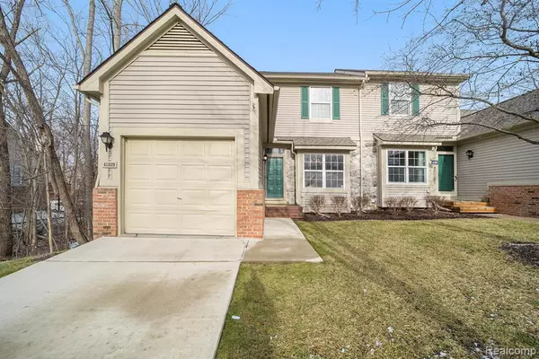 Novi, MI 48377 4528,41929 Cantebury Drive