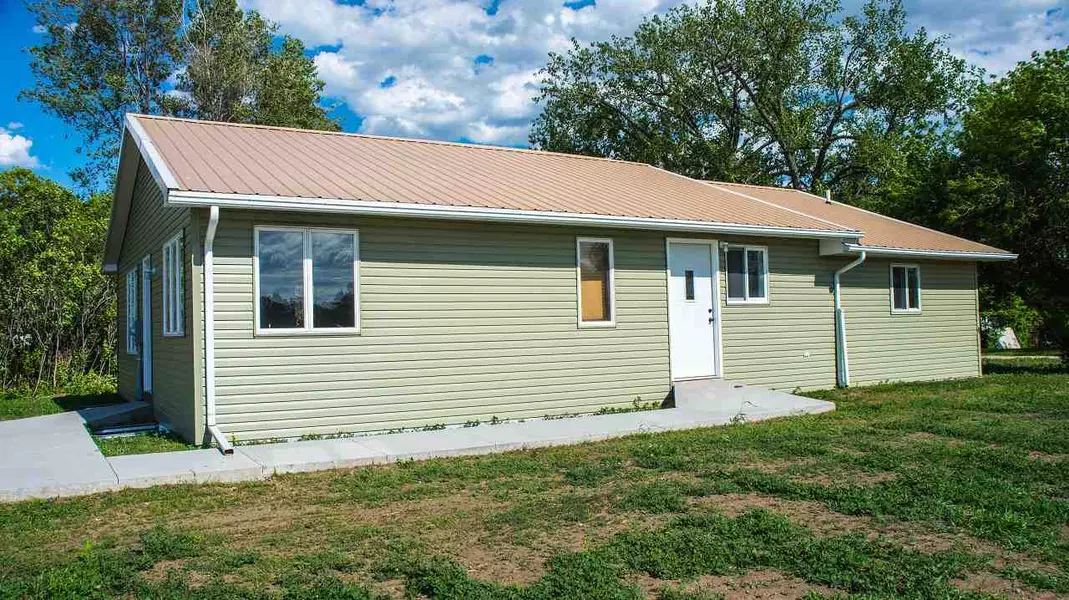 308 McHenry Ave #Granville, Granville, ND 58741