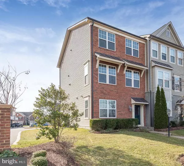 Chantilly, VA 20152,43923 EASTGATE VIEW DR