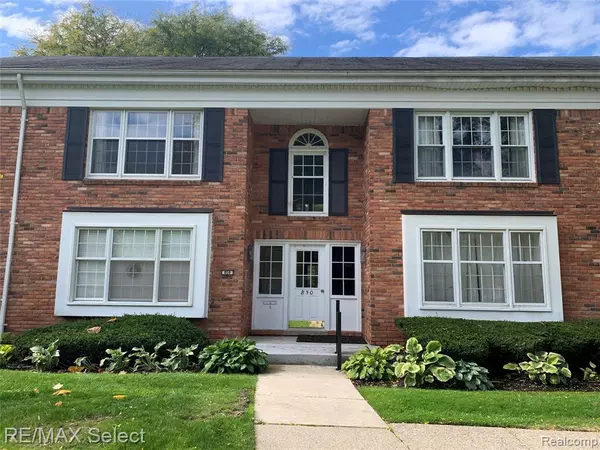 Bloomfield Hills, MI 48301 1739,850 TRAILWOOD Path