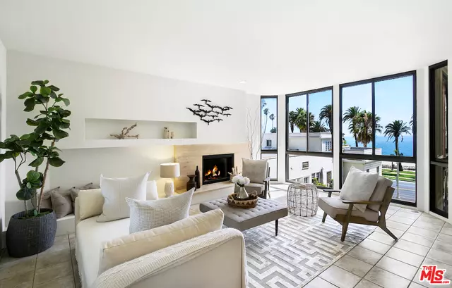 1033 Ocean Ave #302, Santa Monica, CA 90403