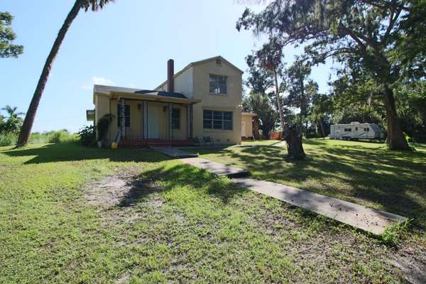 18961 SW Conners HWY, Canal Point, FL 33438