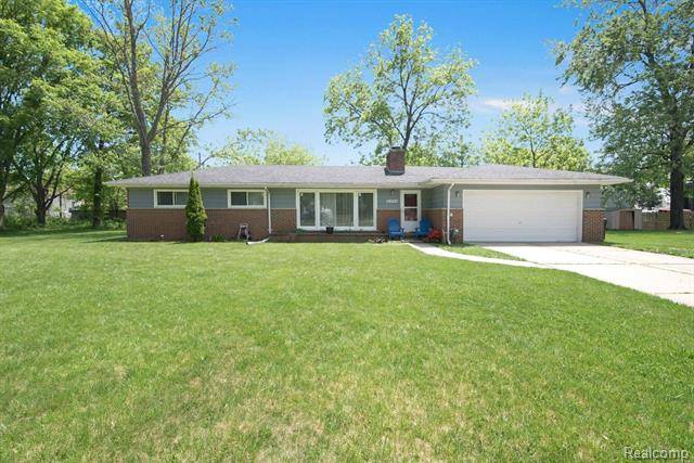 21599 S TULLER CRT, Southfield, MI 48076