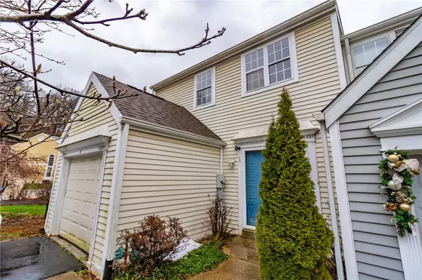 Oakmont, PA 15139,2 New London Ln