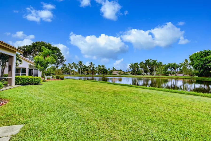 8792 Shoal Creek LN, Boynton Beach, FL 33472