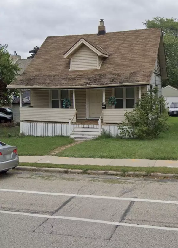 2468 N Wauwatosa Ave, Wauwatosa, WI 53213